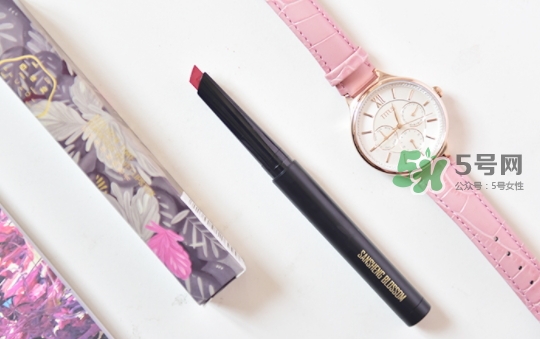 百雀羚花樣年華絲絨唇膏色號(hào) 百雀羚絲絨唇膏試色 百雀羚花樣年華絲絨唇膏色號(hào) 百雀羚絲絨唇膏試色