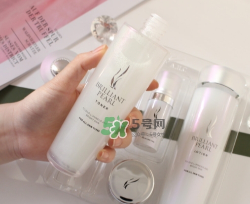 ahc珍珠美白水乳套盒有什么？ahc珍珠美白水乳套裝價(jià)格