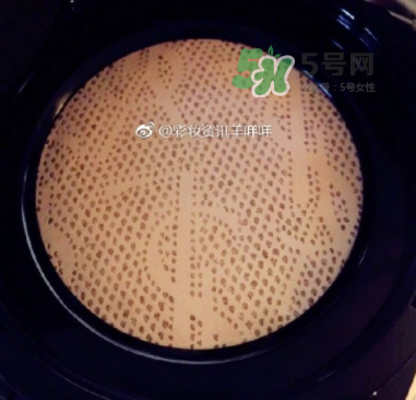 ysl蕾絲氣墊和ysl羽毛氣墊哪個(gè)好？ysl蕾絲氣墊和ysl羽毛氣墊的區(qū)別