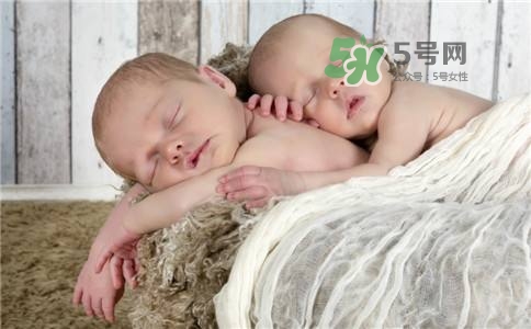 多胞胎是怎么生產(chǎn)的？多胞胎應(yīng)選擇什么分娩方式