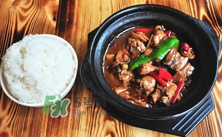 黃燜雞米飯有幾個(gè)品牌？黃燜雞米飯有營養(yǎng)嗎