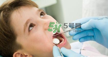 怎么防止寶寶長蛀牙？別讓孩子吃大人的口水