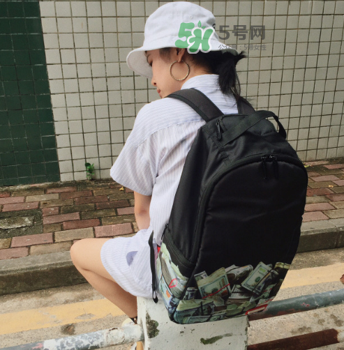 sprayground翅膀書包多少錢？sprayground雙肩包什么價(jià)位？