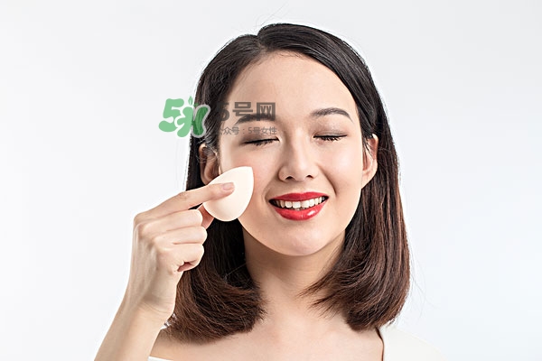 嘴唇怎么保養(yǎng) 唇部護(hù)理哪個(gè)牌子好 嘴唇怎么保養(yǎng) 唇部護(hù)理哪個(gè)牌子好