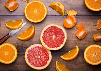 橙子是橘子跟什么水果的雜交品種？橙子是上火還是下火？