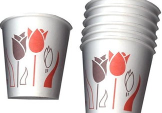 一次性紙杯可以裝開水嗎？能不能用一次性紙杯喝熱水？