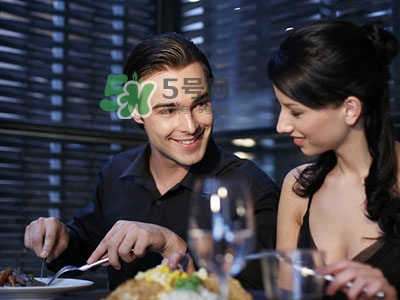 女生怎么撩男生？女生如何追到男神？