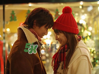 女生怎么撩男生？女生如何追到男神？