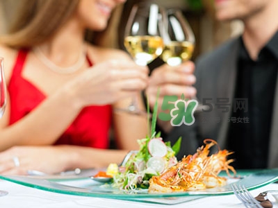 女生怎么撩男生？女生如何追到男神？