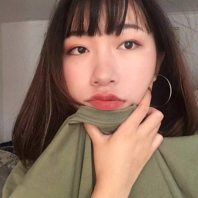 小測(cè)試教你選擇適合自己顏色的口紅 小測(cè)試教你選擇適合自己顏色的口紅