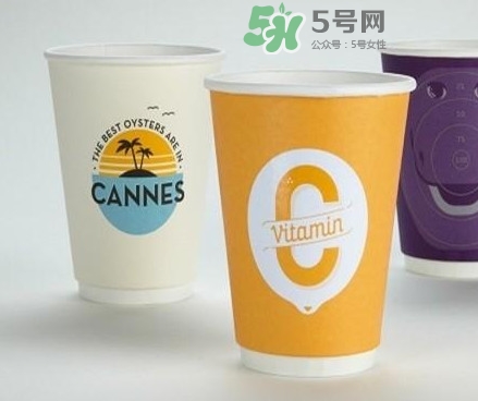 一次性紙杯可以裝開水嗎？能不能用一次性紙杯喝熱水？