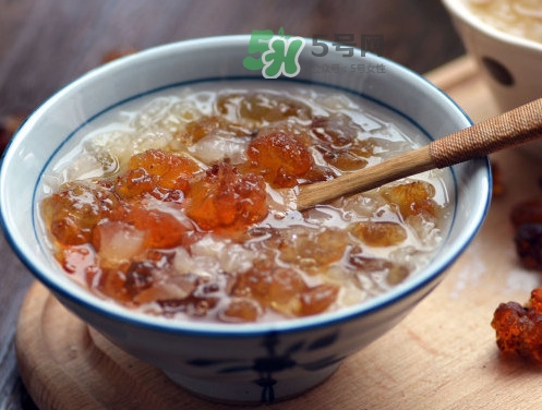 桃膠是怎么形成的？桃膠是什么做的