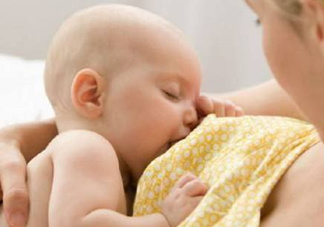 塞奶了有硬塊怎么辦？塞奶要熱敷還是冷敷？