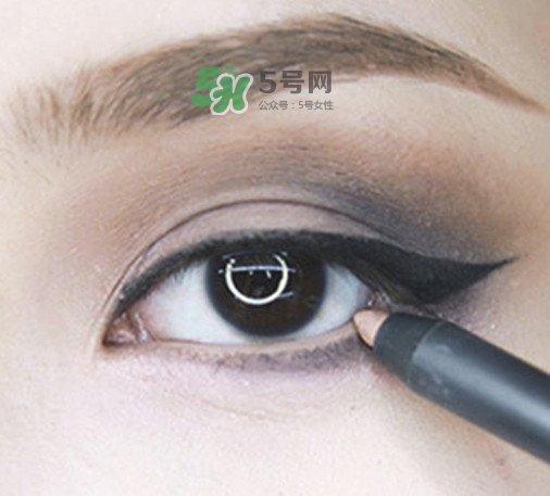 煙熏妝怎么畫？煙熏妝的畫法步驟圖解