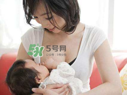 塞奶了有硬塊怎么辦？塞奶要熱敷還是冷敷？