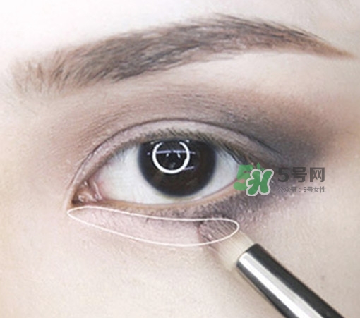 煙熏妝怎么畫？煙熏妝的畫法步驟圖解