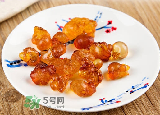 桃膠適合什么人吃？吃桃膠會上火嗎？