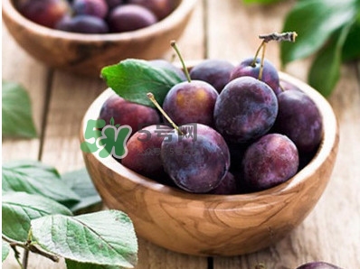 西梅不能和什么一起吃？西梅什么人不能吃？