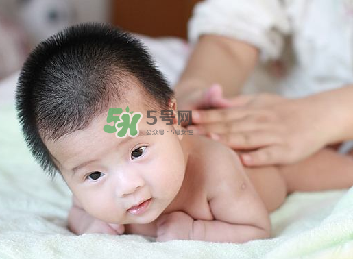 寶寶用爽身粉有危害嗎？爽身粉對(duì)寶寶有什么危害？