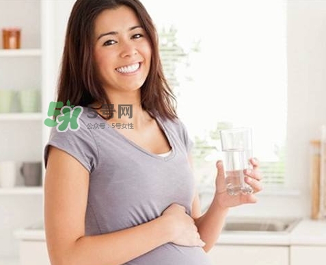 孕期為什么會(huì)水腫？孕期手腳腫怎么辦？