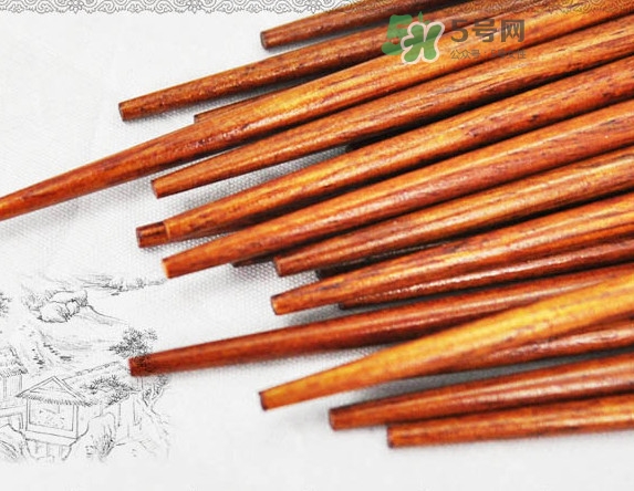 木筷子可以放消毒柜嗎？木筷子和竹筷子哪個好