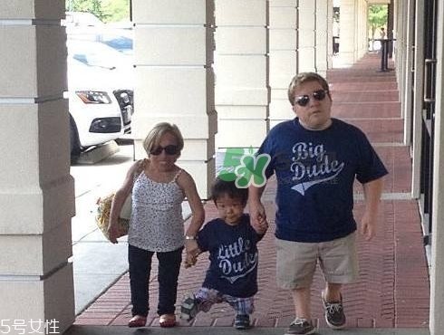 侏儒癥遺傳嗎？侏儒癥在嬰幼兒期有何表現(xiàn)？