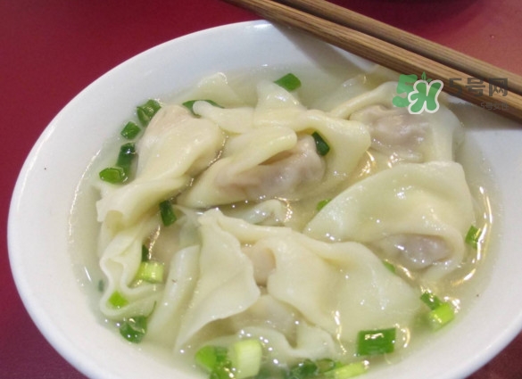 抄手是餛飩嗎？餛飩和抄手有什么區(qū)別