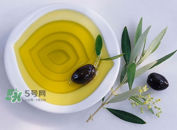 橄欖油豐胸效果怎么樣？橄欖油的豐胸方法