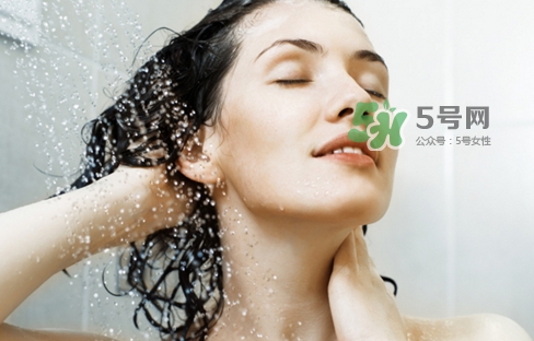 孕晚期洗澡可以搓肚子嗎？孕晚期洗澡注意事項