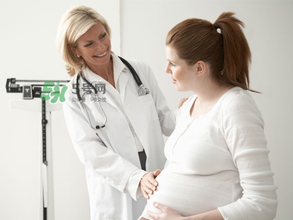 孕婦打噴嚏漏尿是什么原因？孕婦打噴嚏漏尿怎么辦？