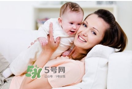 產(chǎn)后掉頭發(fā)很厲害怎么辦？產(chǎn)后掉頭發(fā)吃什么好？