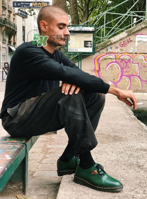 supreme與dr.martens聯(lián)名皮鞋在哪買_怎么買_什么時候發(fā)售？