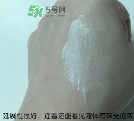 hr黑繃帶對痘痘有用嗎？赫蓮娜黑繃帶面霜使用心得