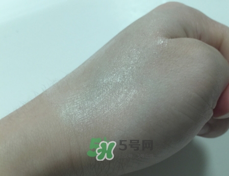 hr黑繃帶對痘痘有用嗎？赫蓮娜黑繃帶面霜使用心得