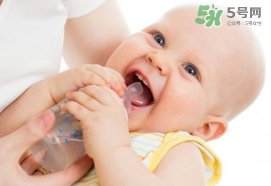 母乳和奶粉能混在一起吃嗎？母乳和奶粉混合喂養(yǎng)好嗎？