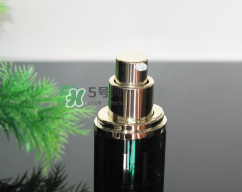 綠寶瓶和小棕瓶哪個好？綠寶瓶和小棕瓶對比