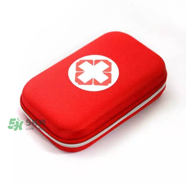 突發(fā)性皮膚過(guò)敏怎么辦 護(hù)膚急救包該有的產(chǎn)品 突發(fā)性皮膚過(guò)敏怎么辦 護(hù)膚急救包該有的產(chǎn)品