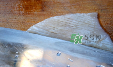 魷魚頭怎么切？魷魚怎么切花刀