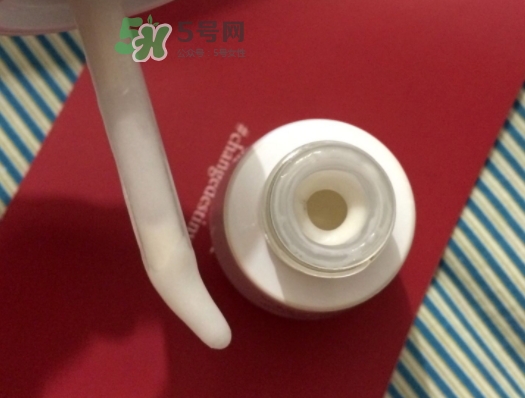 神仙水和小燈泡哪個好？神仙水和小燈泡使用順序