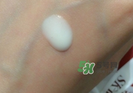 神仙水和小燈泡哪個好？神仙水和小燈泡使用順序