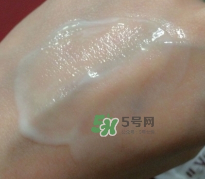 神仙水和小燈泡哪個好？神仙水和小燈泡使用順序