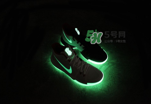 歐文中國行同款夜光鴛鴦kyrie 3怎么樣？耐克夜光鴛鴦kyrie 3測評