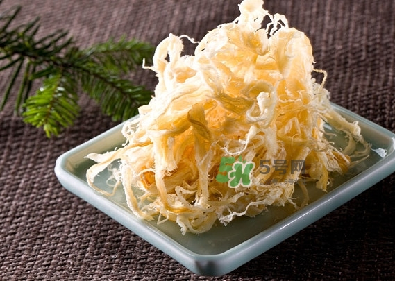 魷魚絲一次吃多少合適？魷魚絲吃多了會(huì)怎么樣