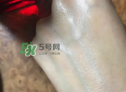 資生堂紅色蜜露是水還是精華？資生堂紅色蜜露是爽膚水嗎