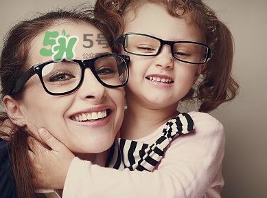 寶寶看電視對眼睛有影響嗎？寶寶看電視會近視眼嗎？