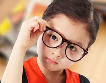 寶寶多大可以看電視？寶寶能看電視嗎？