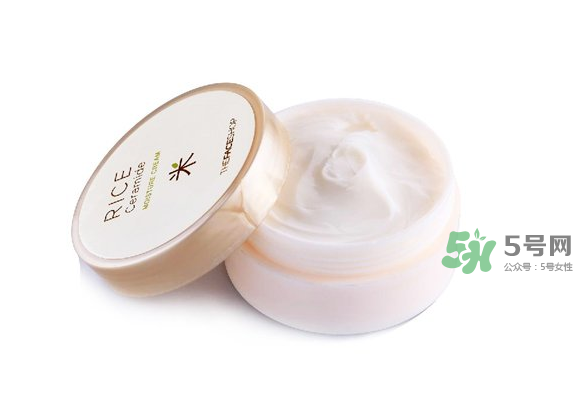 VE膠囊可以直接涂臉嗎？VE膠囊擦臉有什么效果？