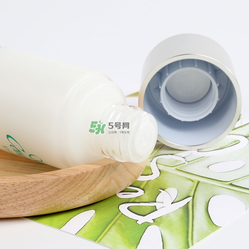 健康水可以去閉口嗎？奧爾濱健康水去閉口有用嗎