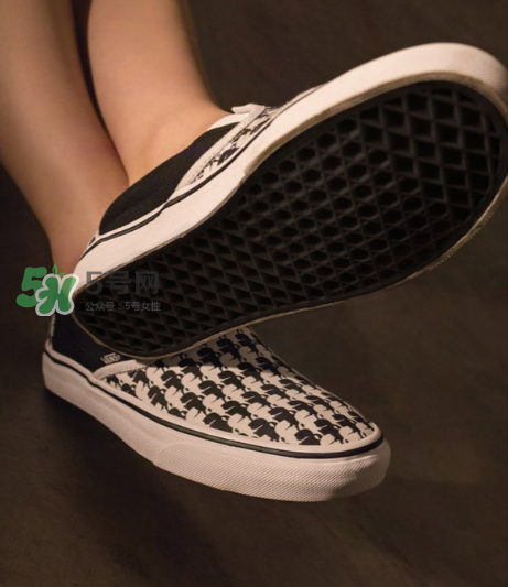 vans與老佛爺karl lagerfeld聯(lián)名系列單品有哪些？