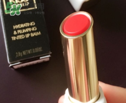 嬌蘭親親唇膏白管和黑管哪個(gè)好？嬌蘭白管和黑管區(qū)別